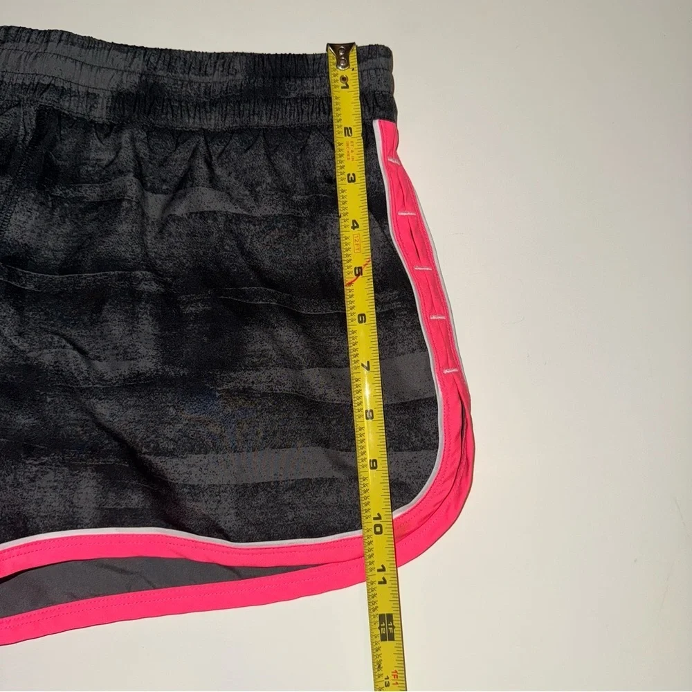 Under Armour Shorts Loose Fit Heat Gear Pink Ribbon Lined Black Size Small